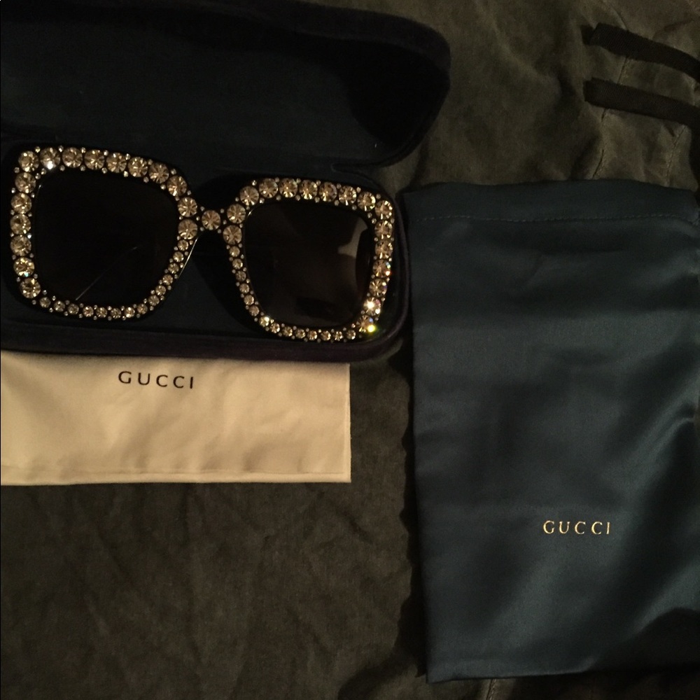 💙SOLD💙Authentic Gucci sunglasses GG0148S